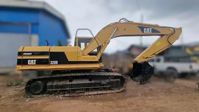 CAT320B — Photo 2