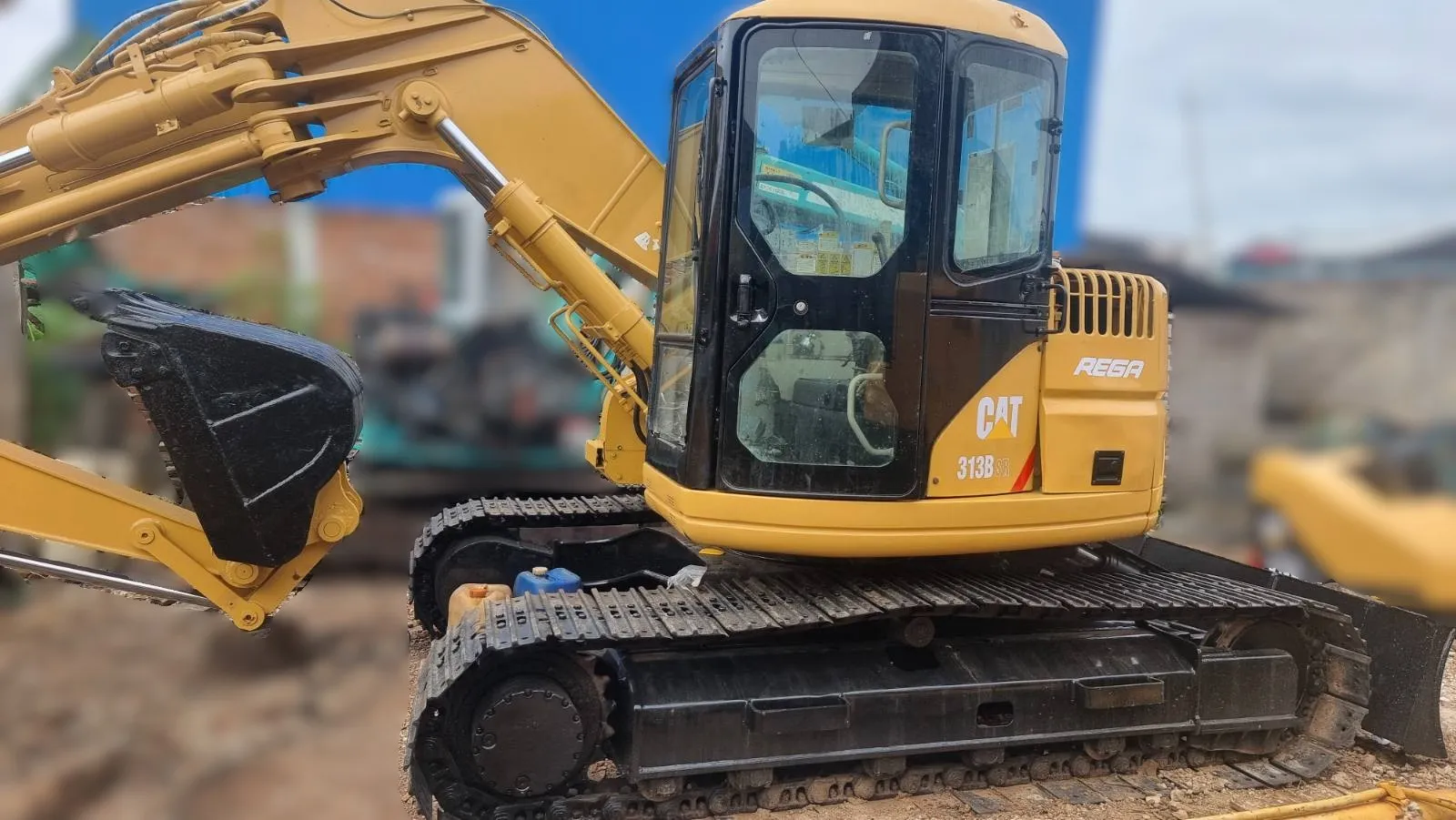 CAT313B — Photo 2