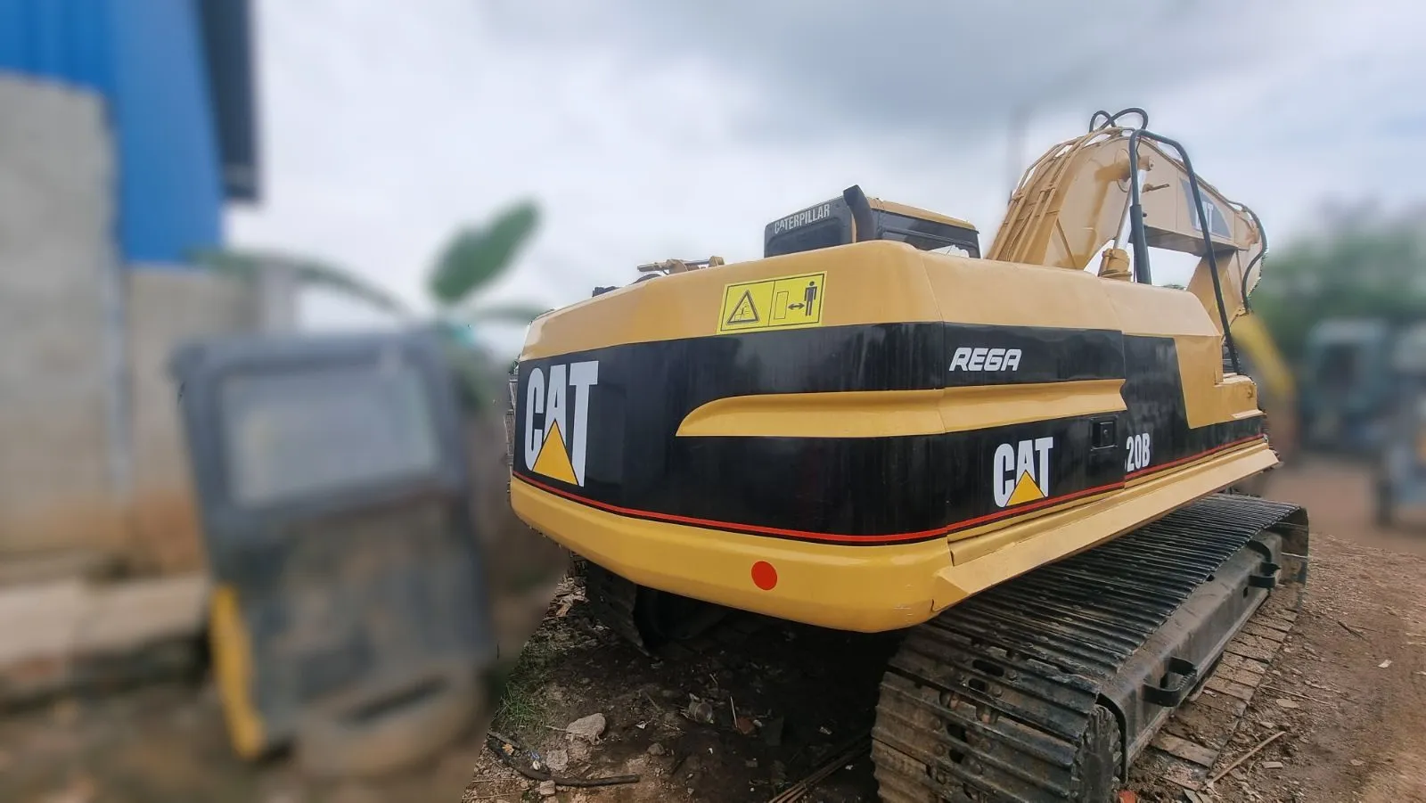 CAT320B — Photo 3