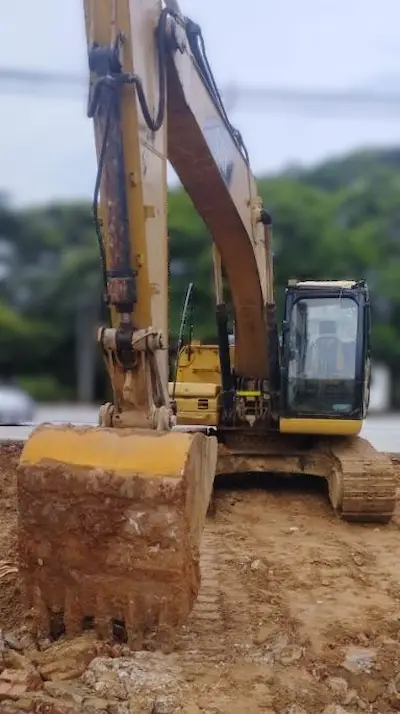 CAT320D — Photo 4