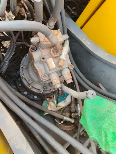 EC210 — Photo 9